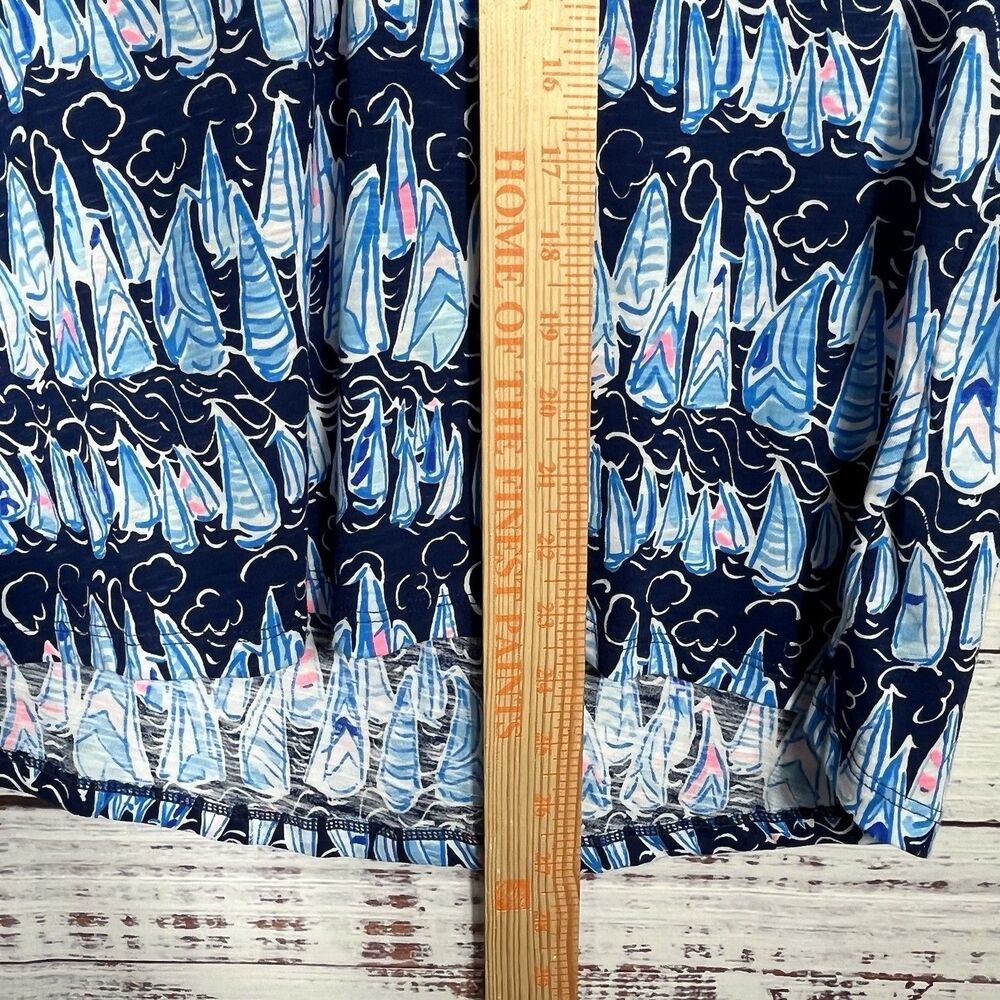 Lilly Pulitzer Top Etta V-neck Sz XS Low Tide Navy Sails & Stripes Coastal Boats - Picture 7 of 7